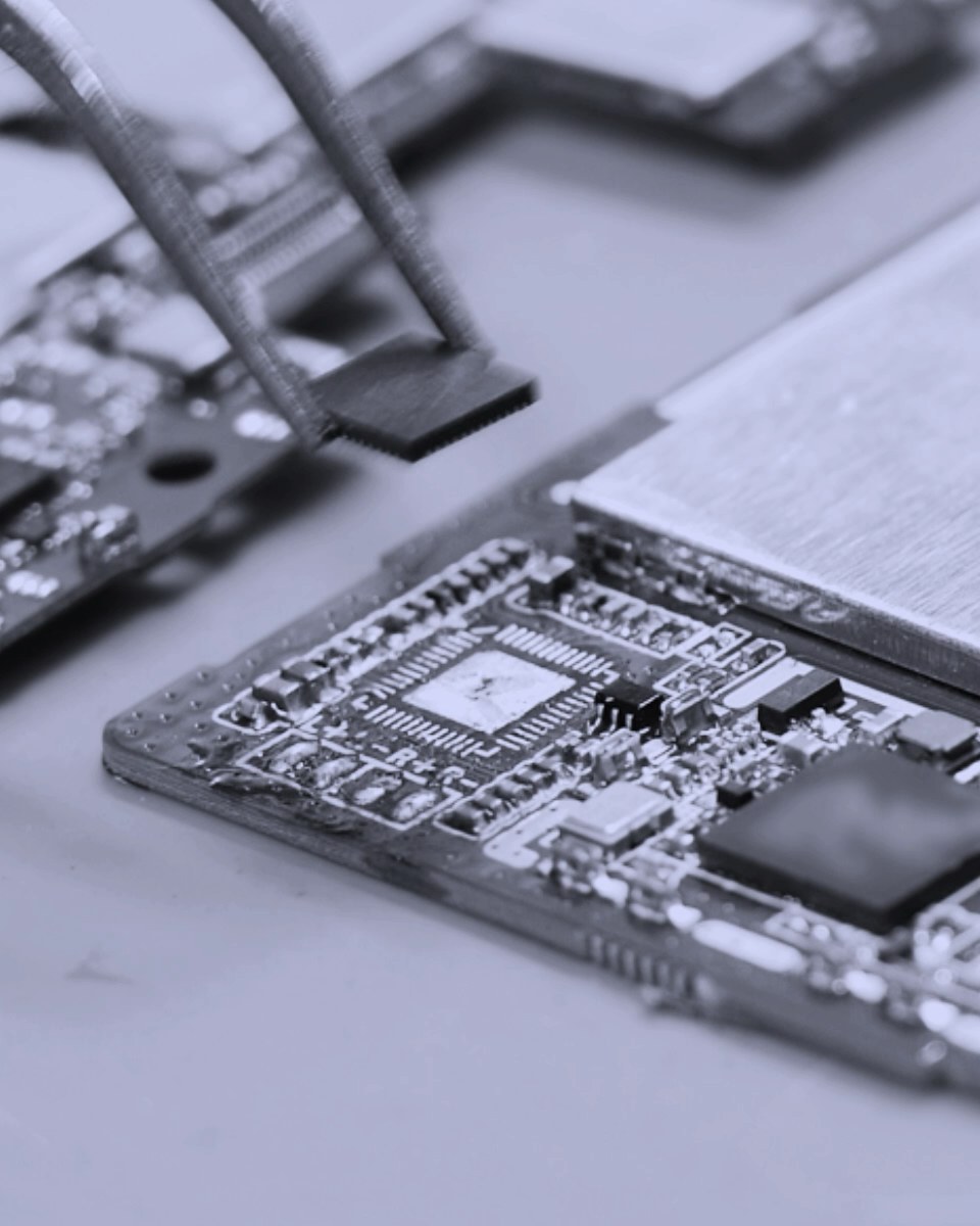 DigiKey Global Campaigns — Make vs. Buy — vertical campaign asset